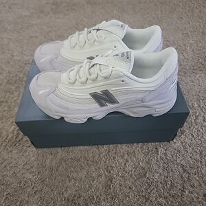 New Balance 1000 Grey White (GC1000SB) Size 6.5 Youth.